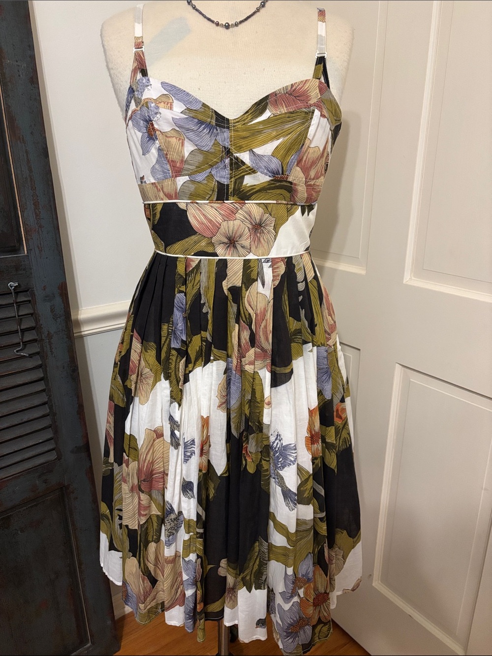 🍂 LOVELY VINTAGE INSPIRED TROPICAL PRINT DRESS🍃
